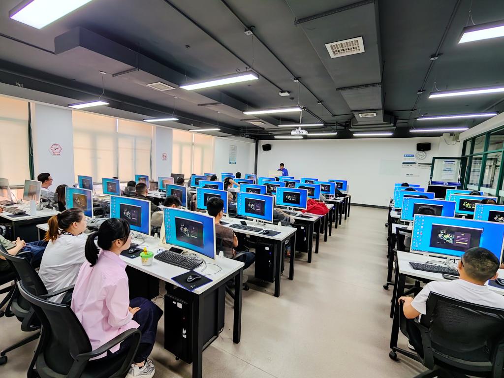 上海某实训中心成功举办虚拟仿真软件开发专题培训，助力产业技术升级